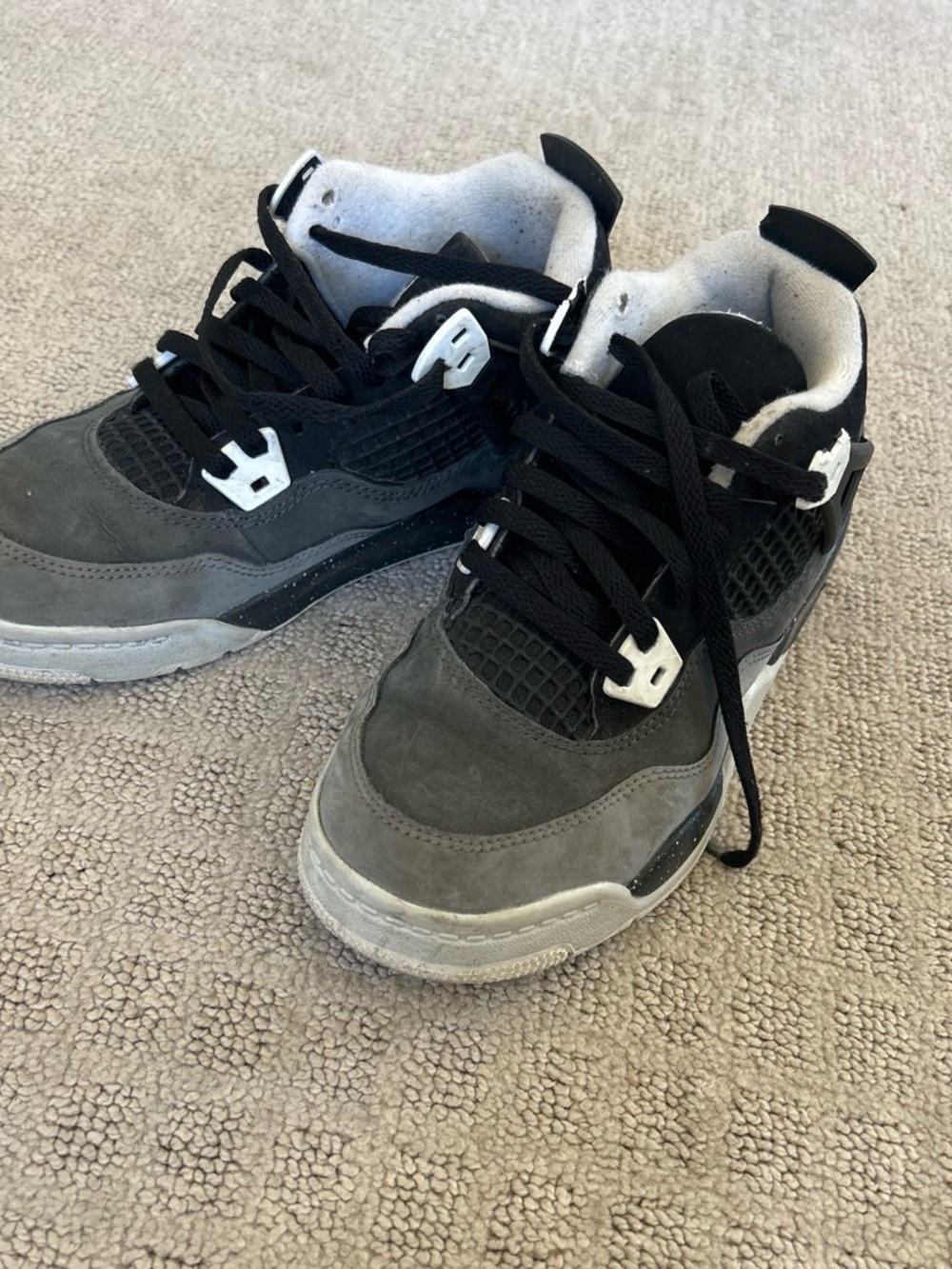 Air Jordan 4 Black & Gray